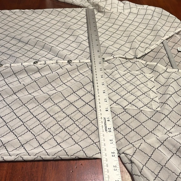 CABI sheer blouse button front with roll tab sleeves size small - Picture 6 of 7